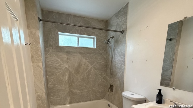 324 S San Eduardo Ave Property Photo 5