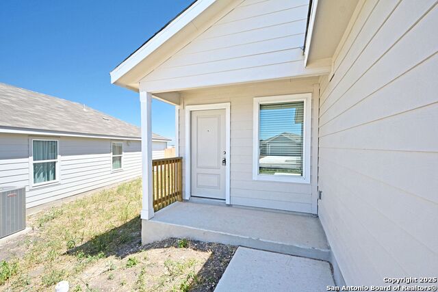 1517 Hummock Steep Property Photo 2