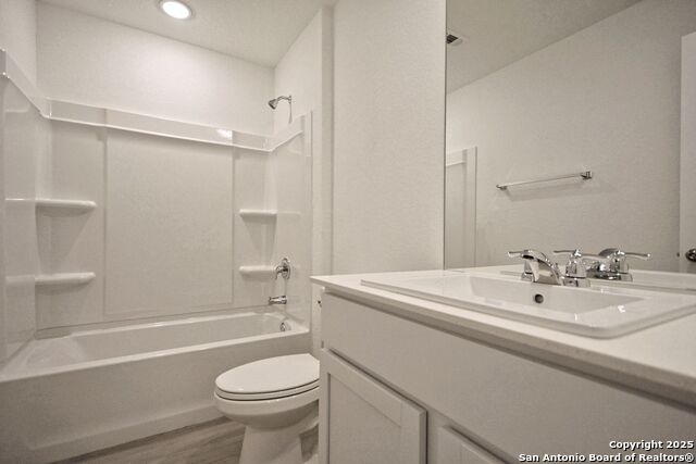 1517 Hummock Steep Property Photo 7