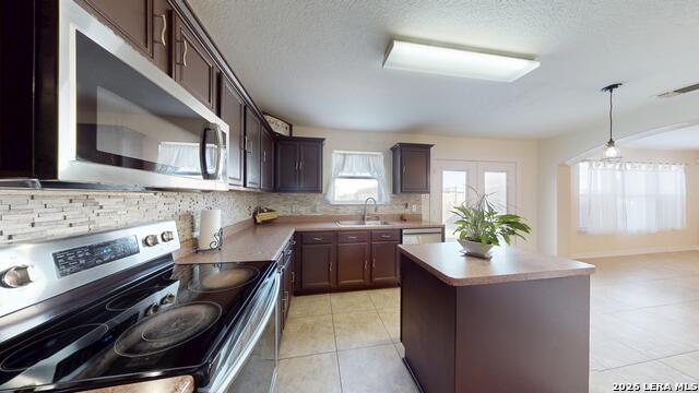 147 Woodstone Loop Property Photo 23