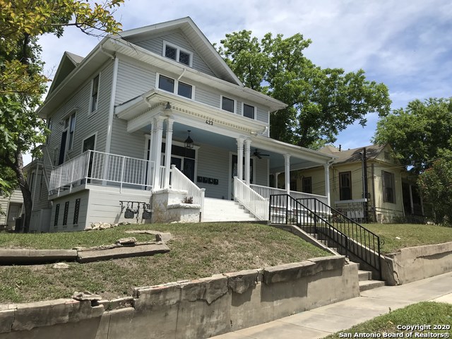 423 W Craig Pl Property Photo 2