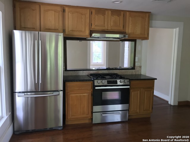 423 W Craig Pl Property Photo 16