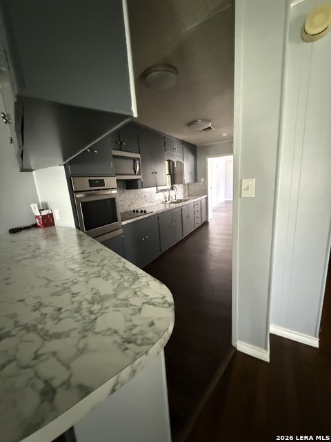 718 W Elwood St Property Photo 6