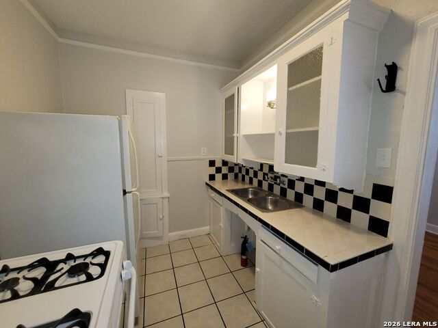 703 W French Pl Property Photo 17