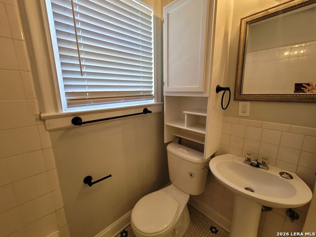 703 W French Pl Property Photo 19