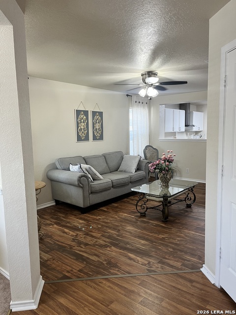 8019 Thicket Pass Property Photo 4