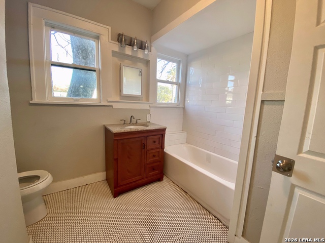 1047 E Highland Blvd Property Photo 9