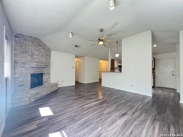 6530 Forest Vlg Property Photo 10