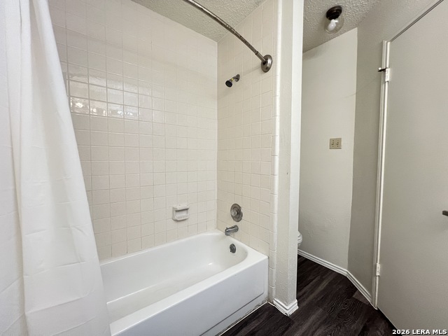6530 Forest Vlg Property Photo 19