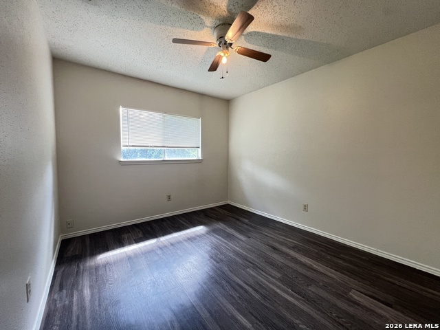6530 Forest Vlg Property Photo 20