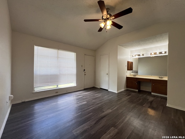 6530 Forest Vlg Property Photo 22