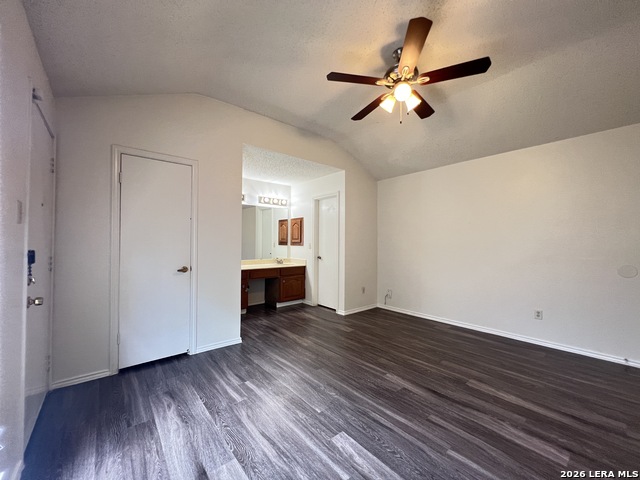 6530 Forest Vlg Property Photo 23