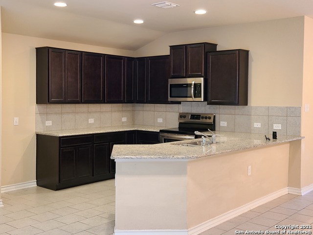 12110 Sapphire River Property Photo 3