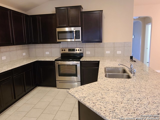 12110 Sapphire River Property Photo 8