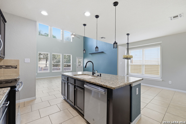 10707 Gentle Fox Bay Property Photo 9