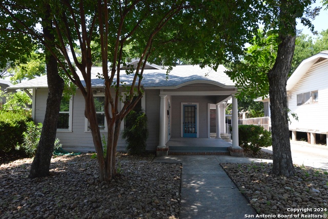 423 W Huisache Property Photo 1