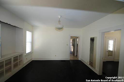 423 W Huisache Property Photo 4