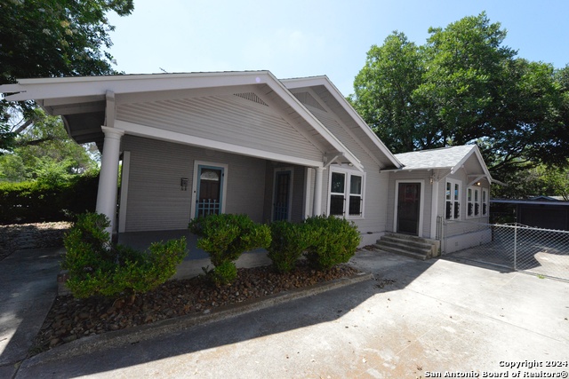 423 W Huisache Property Photo 12