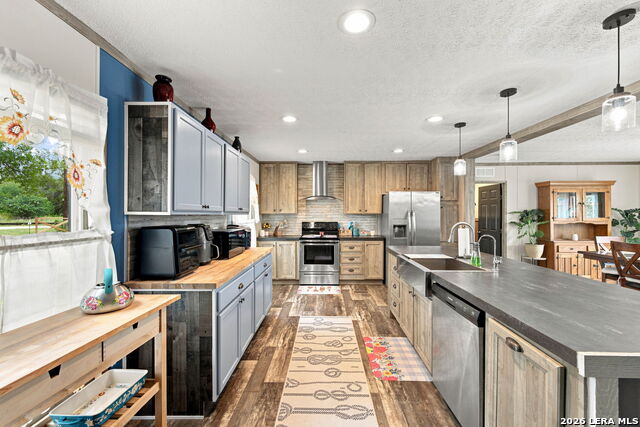 125 Acorn Holw Property Photo 5