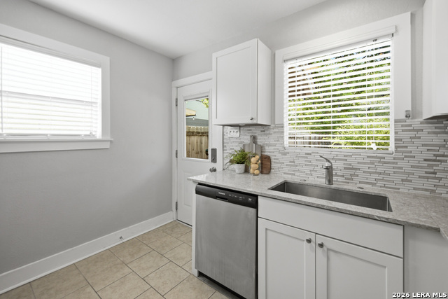 221 E French Pl Property Photo 14