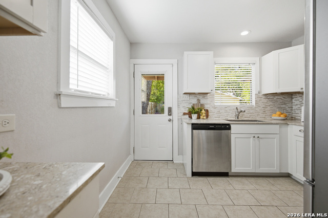 221 E French Pl Property Photo 15