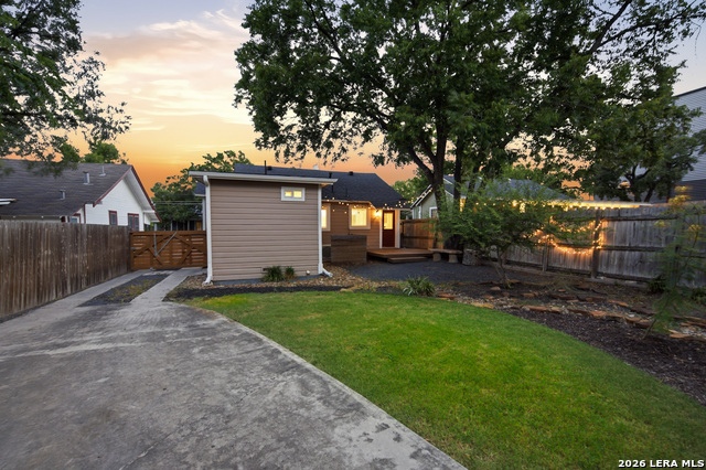 221 E French Pl Property Photo 34