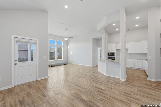369 Durian Loop Property Photo 9