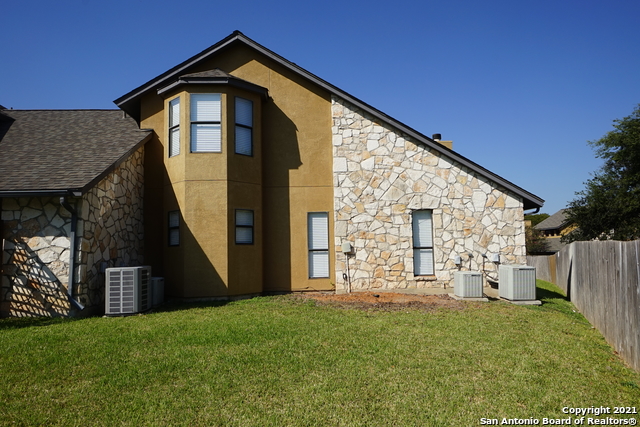 601 Thetford Property Photo 32