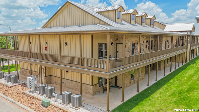 1554 Gruene Rd Property Photo 24