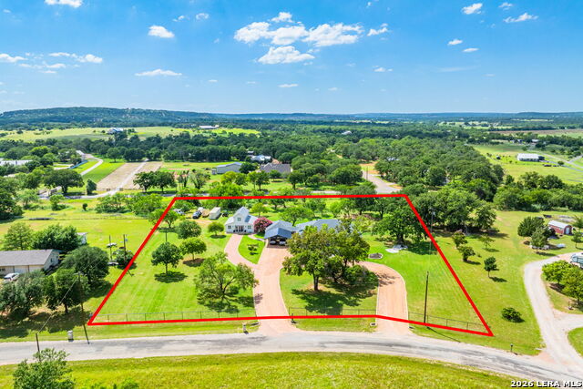 411 Emerald Loop Property Photo 2