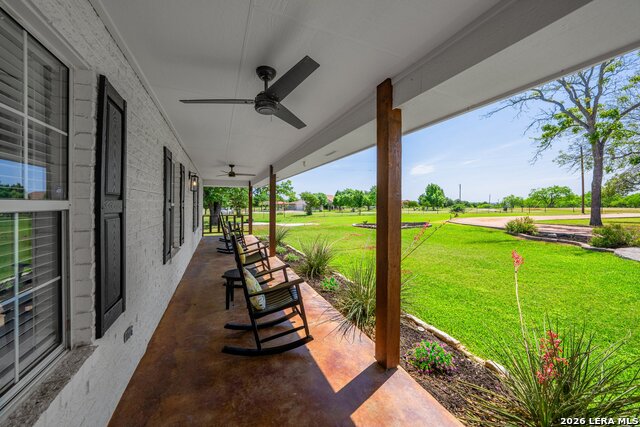 411 Emerald Loop Property Photo 4