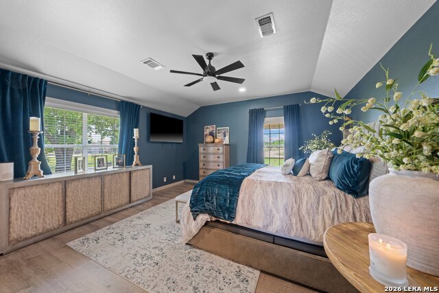 411 Emerald Loop Property Photo 8
