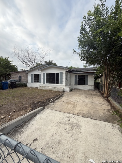 662 Brunswick Blvd Property Photo 1