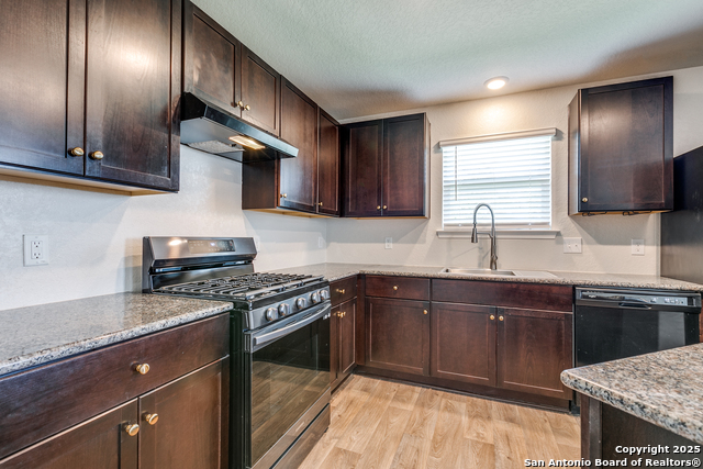 15547 Crimson Topaz Property Photo 5