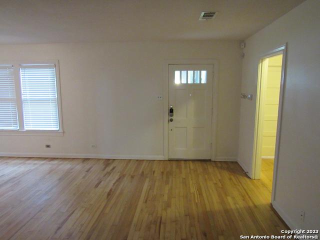 136 Harmon Dr Property Photo 3
