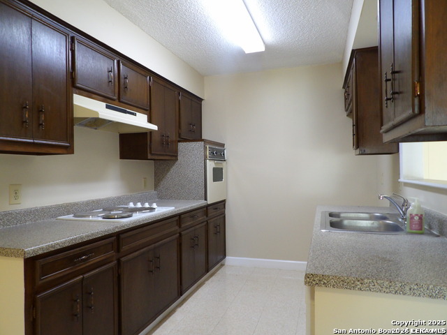 5637 Walzem Rd Property Photo 4