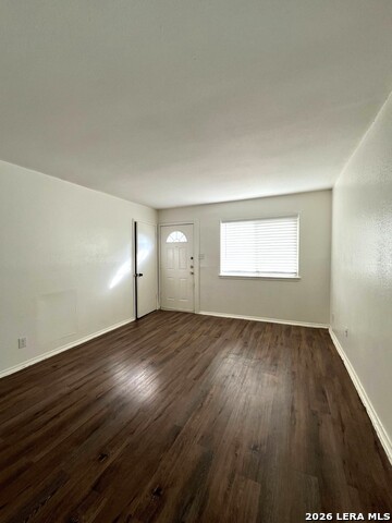 7115 Glen Ter Property Photo 3