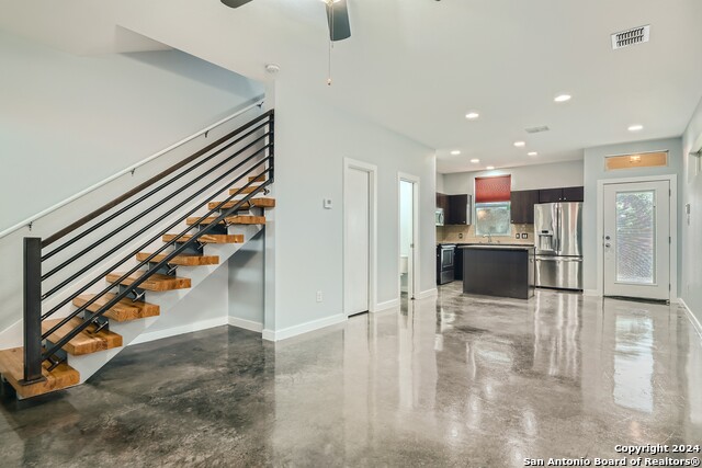 126 E Myrtle St Property Photo 7