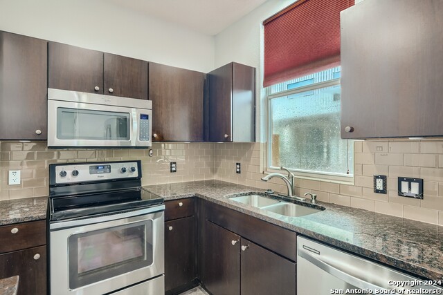 126 E Myrtle St Property Photo 11