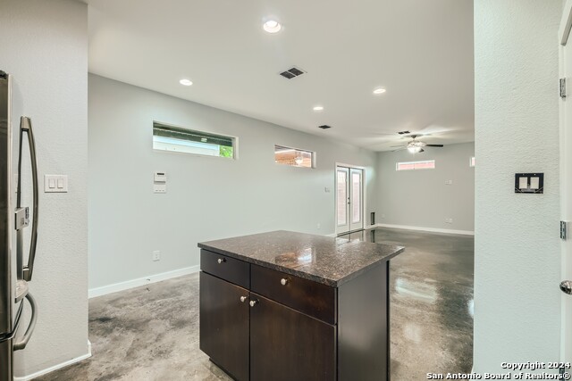 126 E Myrtle St Property Photo 12