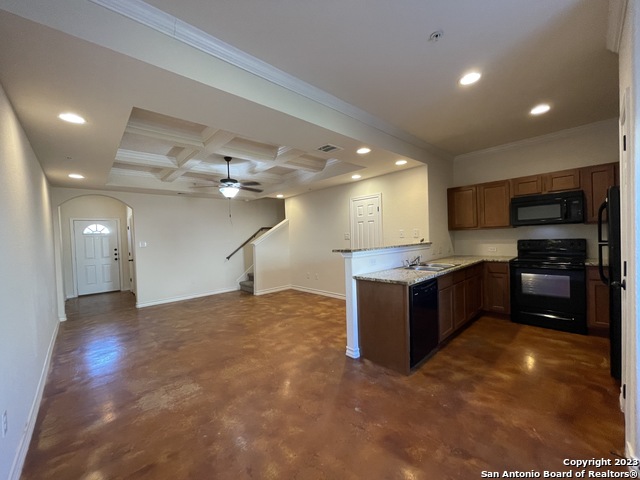 16828 Showdown Path Property Photo 3