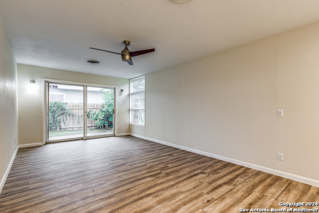511 E Hathaway Dr Property Photo 10