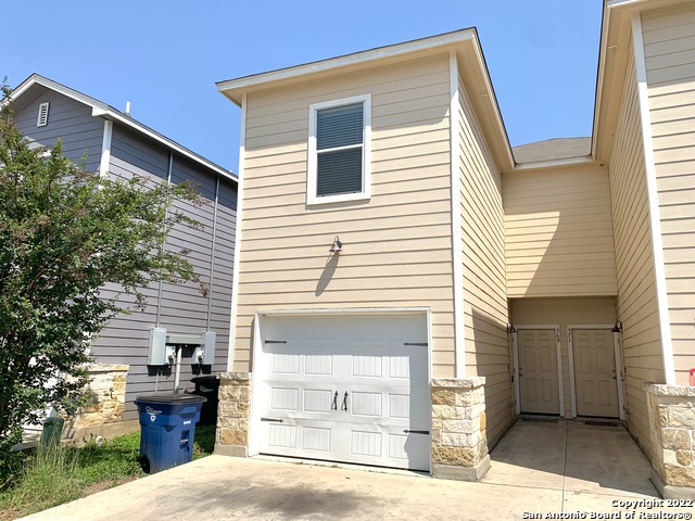 569 Advantage Property Photo 1