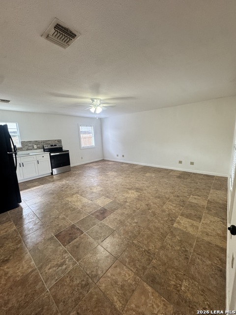 210 N San Jacinto Property Photo 4