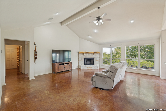 421 Armadillo Trail Dr E Property Photo 4