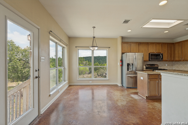 421 Armadillo Trail Dr E Property Photo 8