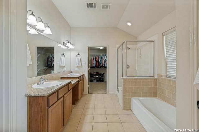 421 Armadillo Trail Dr E Property Photo 20
