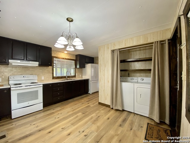 1240 Highview St Property Photo 6