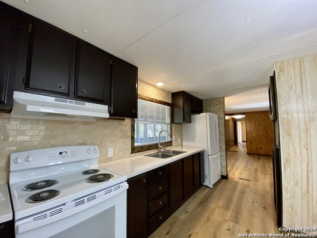 1240 Highview St Property Photo 7