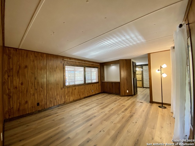 1240 Highview St Property Photo 10